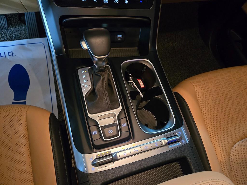 Kia Carnival — photo 12