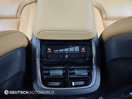 Volvo XC60 — photo 16