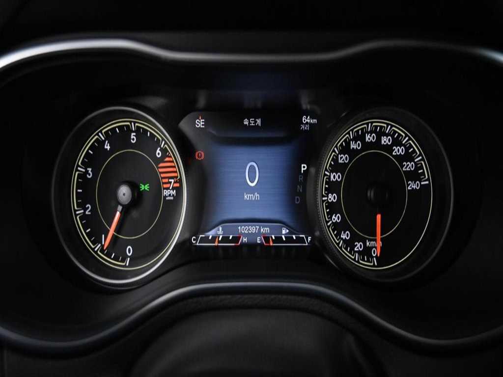 Jeep Cherokee — photo 07