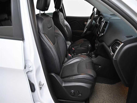 Jeep Cherokee — photo 09
