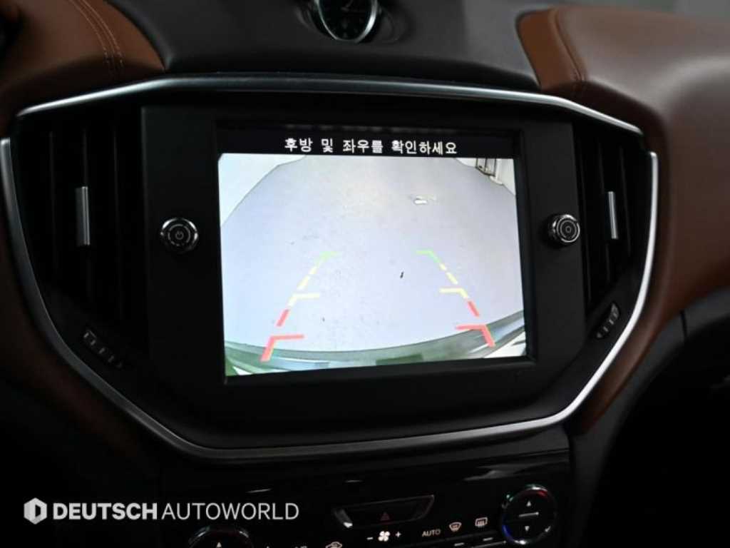 Maserati Ghibli — photo 15