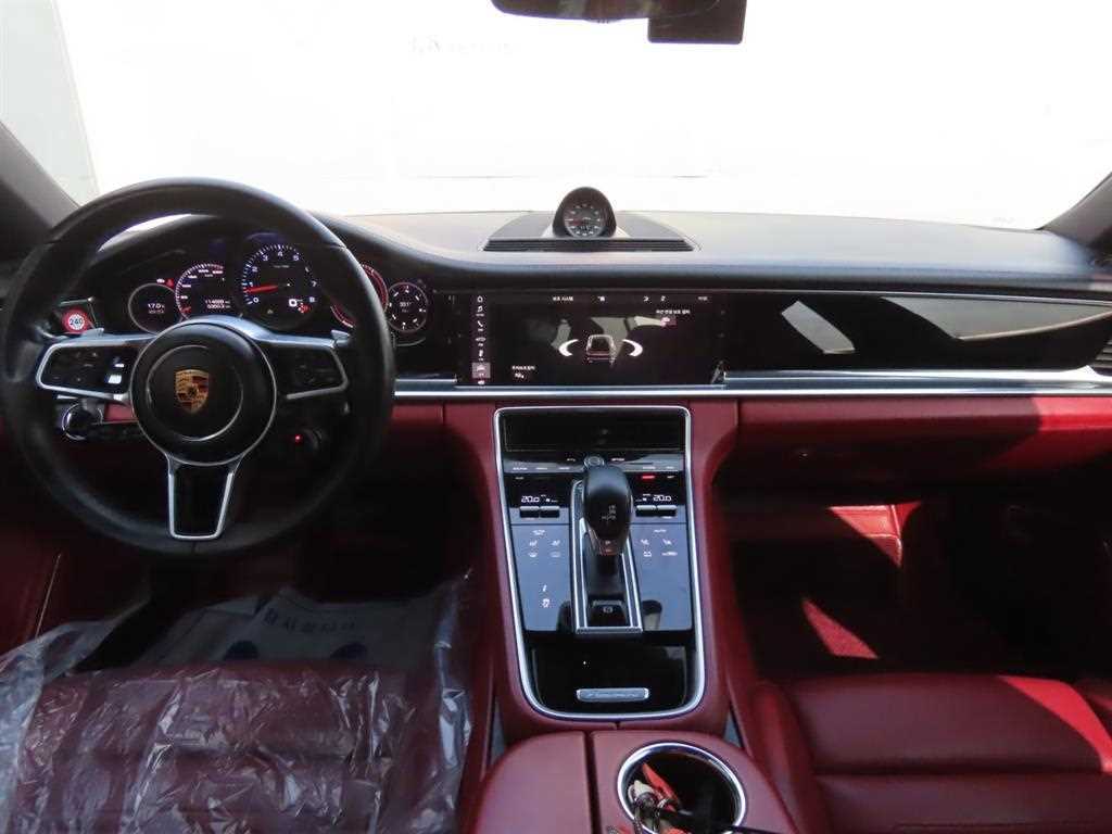 Porsche Panamera — photo 08