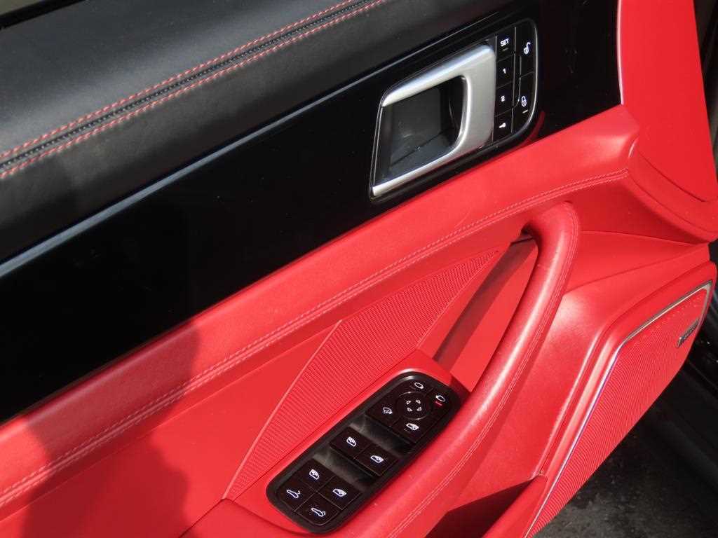 Porsche Panamera — photo 12