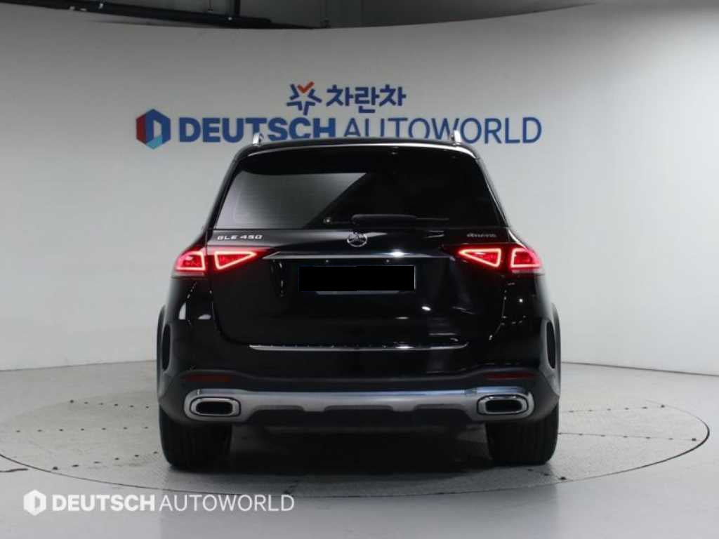 Mercedes-Benz GLE-Class — photo 04