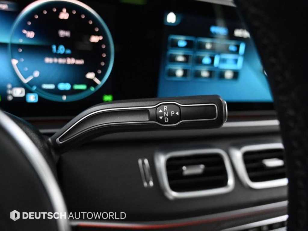 Mercedes-Benz GLE-Class — photo 09