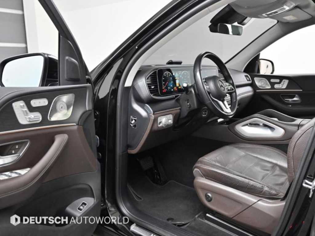 Mercedes-Benz GLE-Class — photo 11