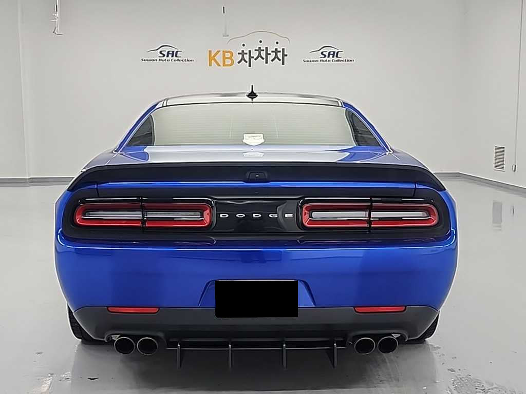 Dodge Challenger — photo 03