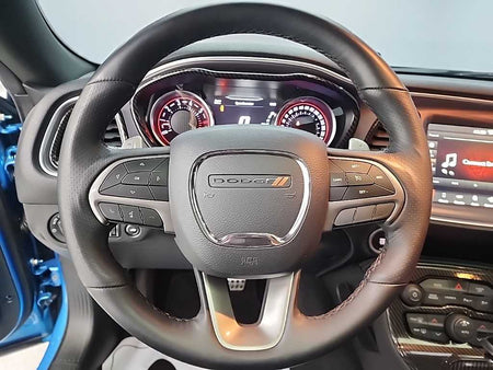 Dodge Challenger — photo 09