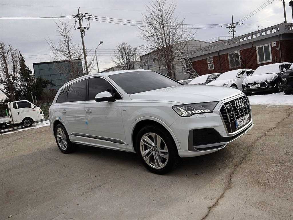 Audi Q7 — photo 03