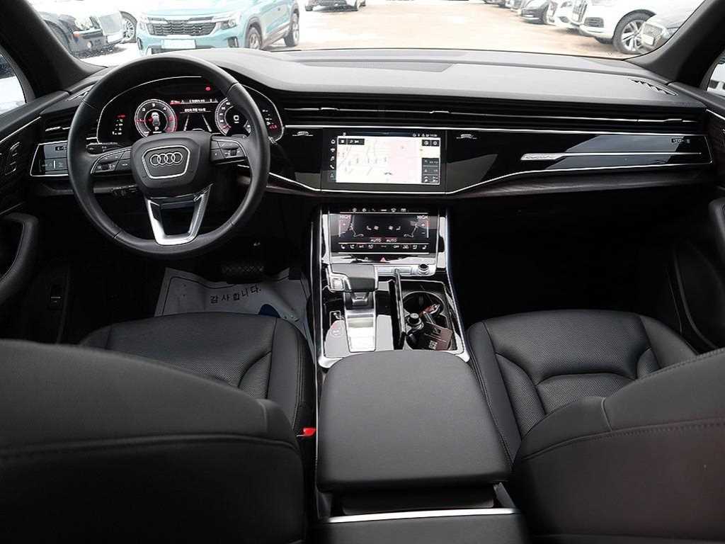 Audi Q7 — photo 06