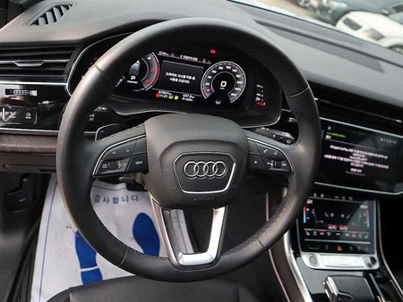 Audi Q7 — photo 09