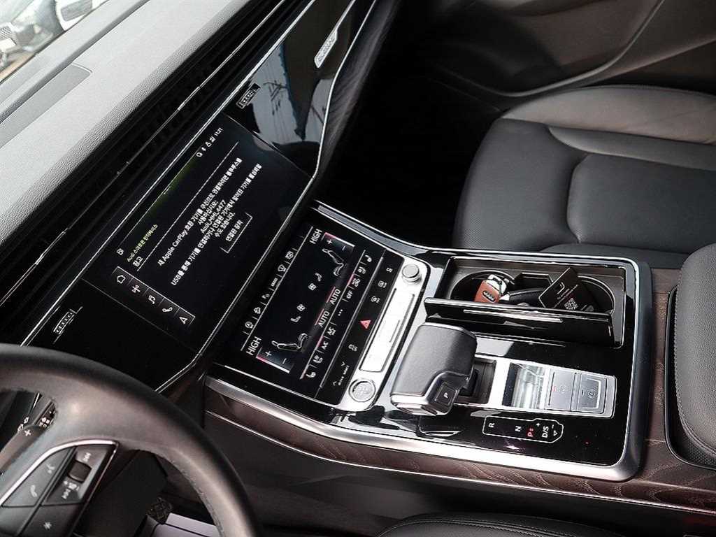 Audi Q7 — photo 11