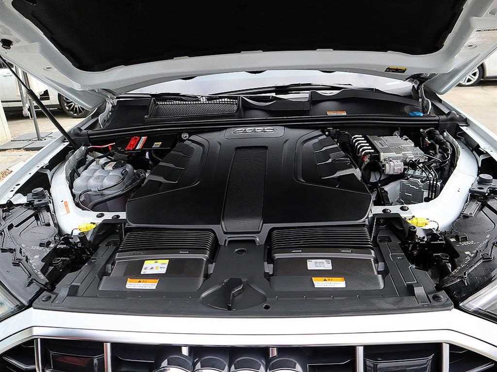 Audi Q7 — photo 19