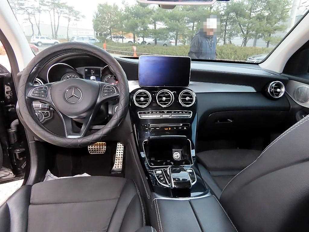 Mercedes-Benz GLC-Class — photo 07