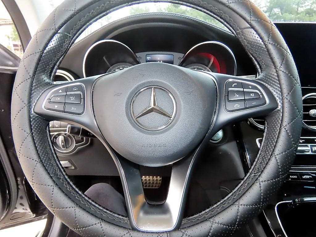 Mercedes-Benz GLC-Class — photo 08