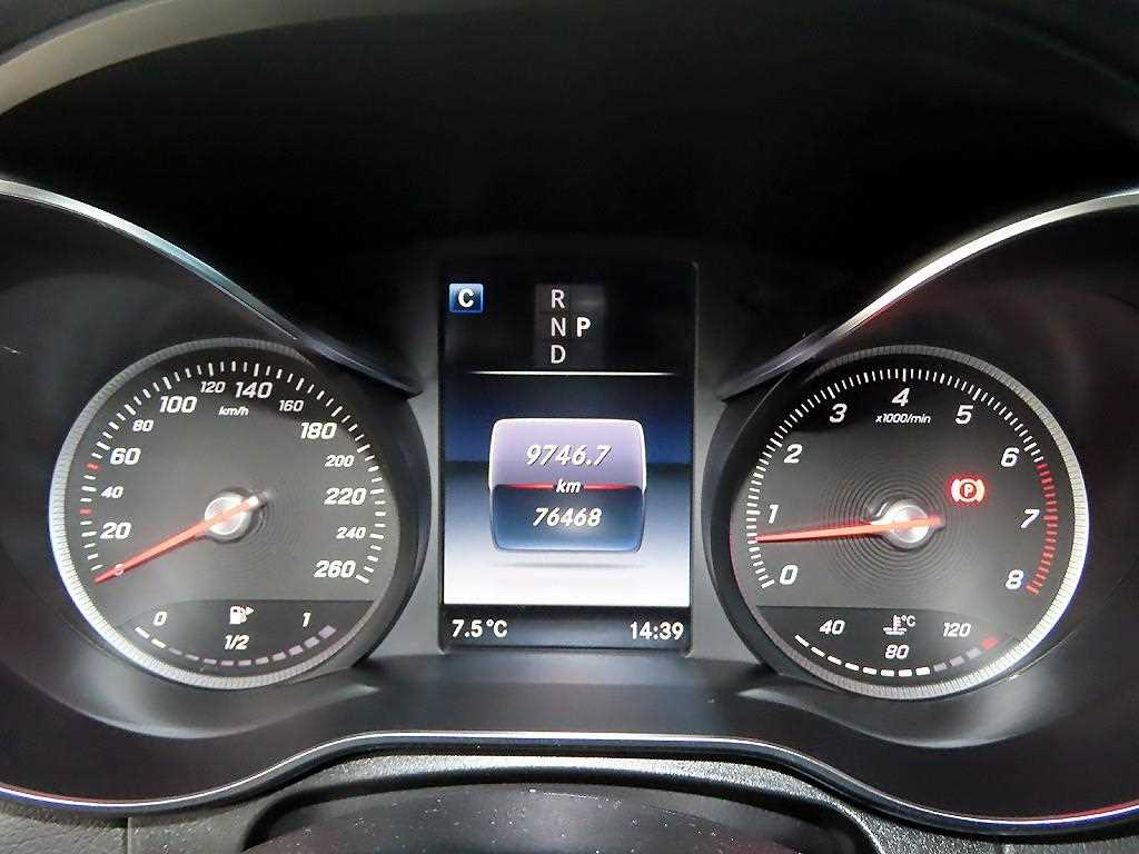 Mercedes-Benz GLC-Class — photo 09