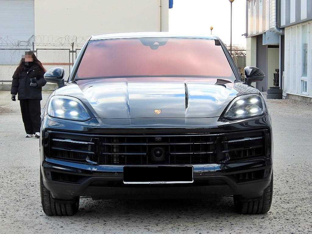 Porsche Cayenne — photo 01