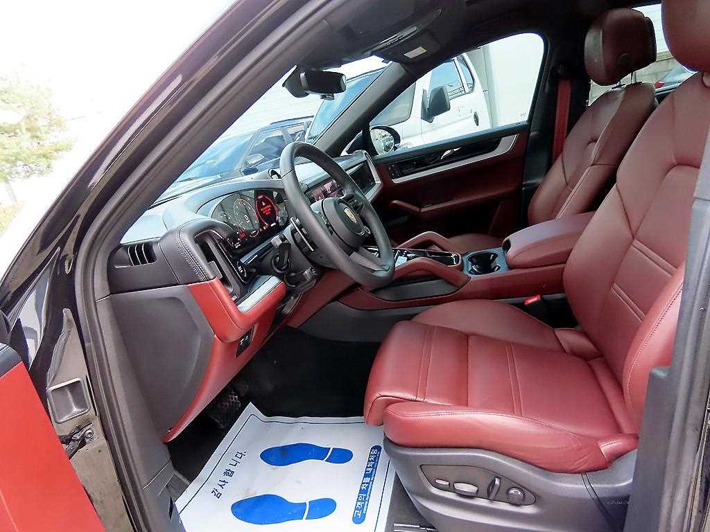 Porsche Cayenne — photo 05