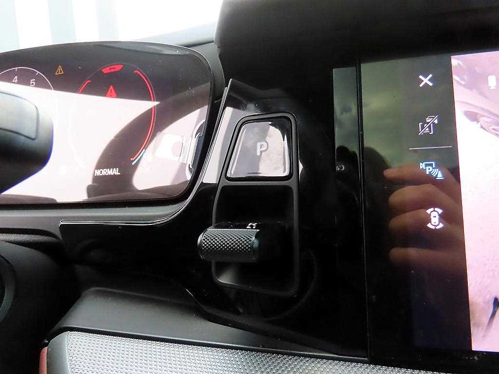 Porsche Cayenne — photo 11