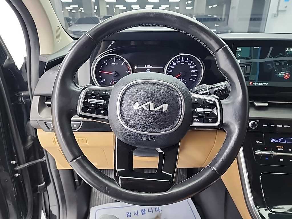 Kia Carnival — photo 09
