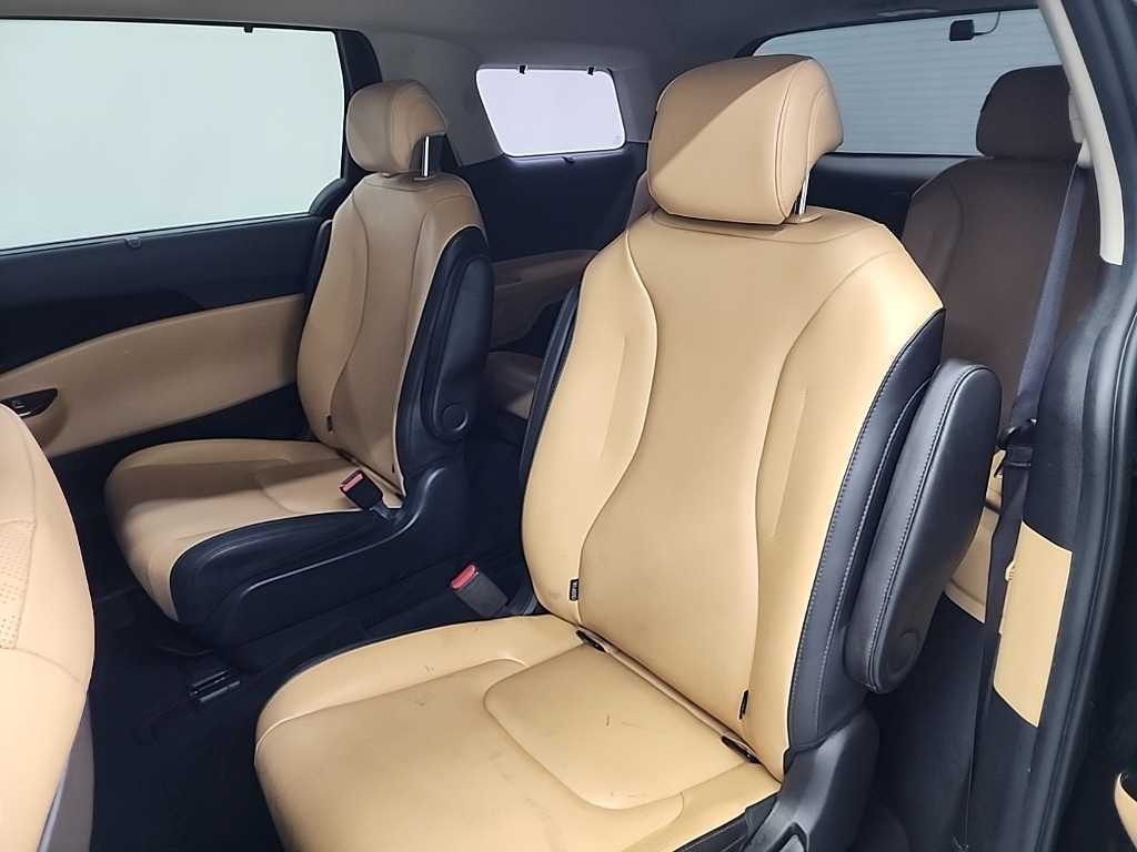 Kia Carnival — photo 12