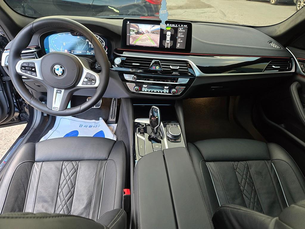 BMW 5-Series — photo 09