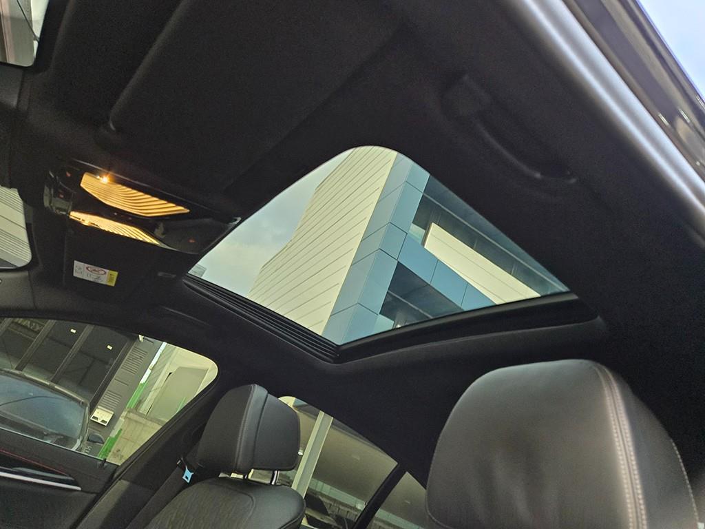 BMW 5-Series — photo 15