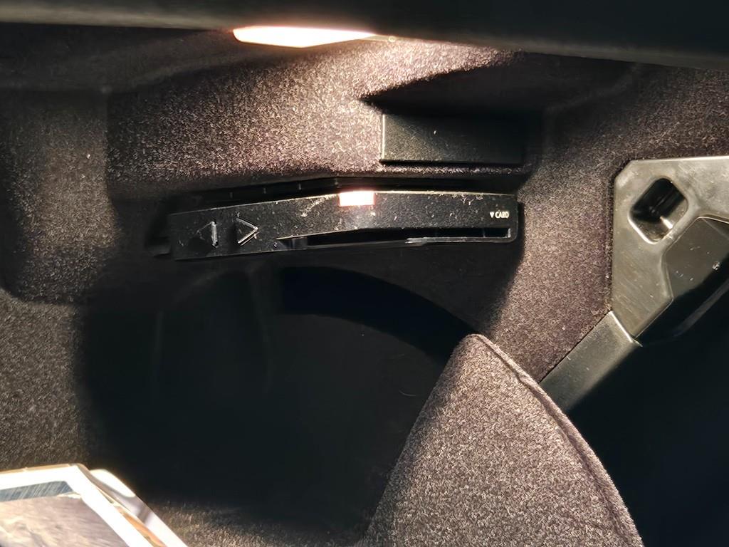 BMW 5-Series — photo 16