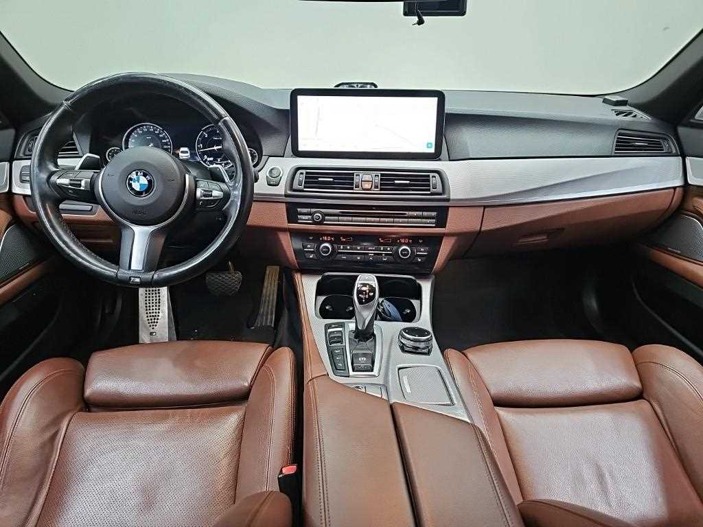 BMW 5-Series — photo 07