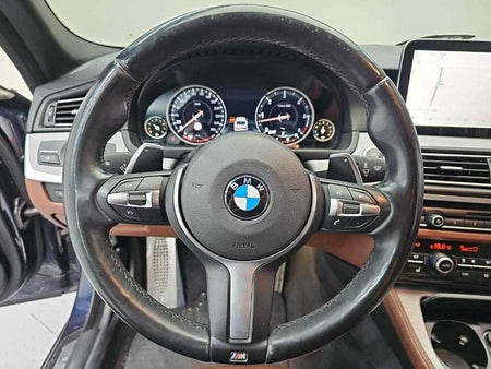 BMW 5-Series — photo 09