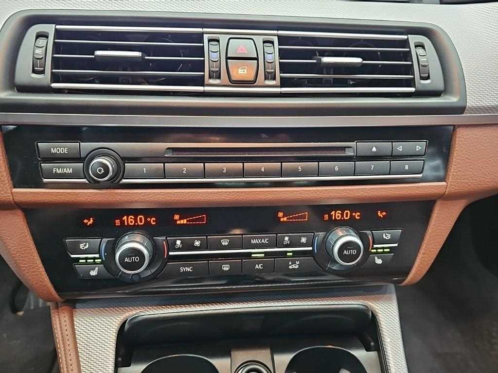 BMW 5-Series — photo 10