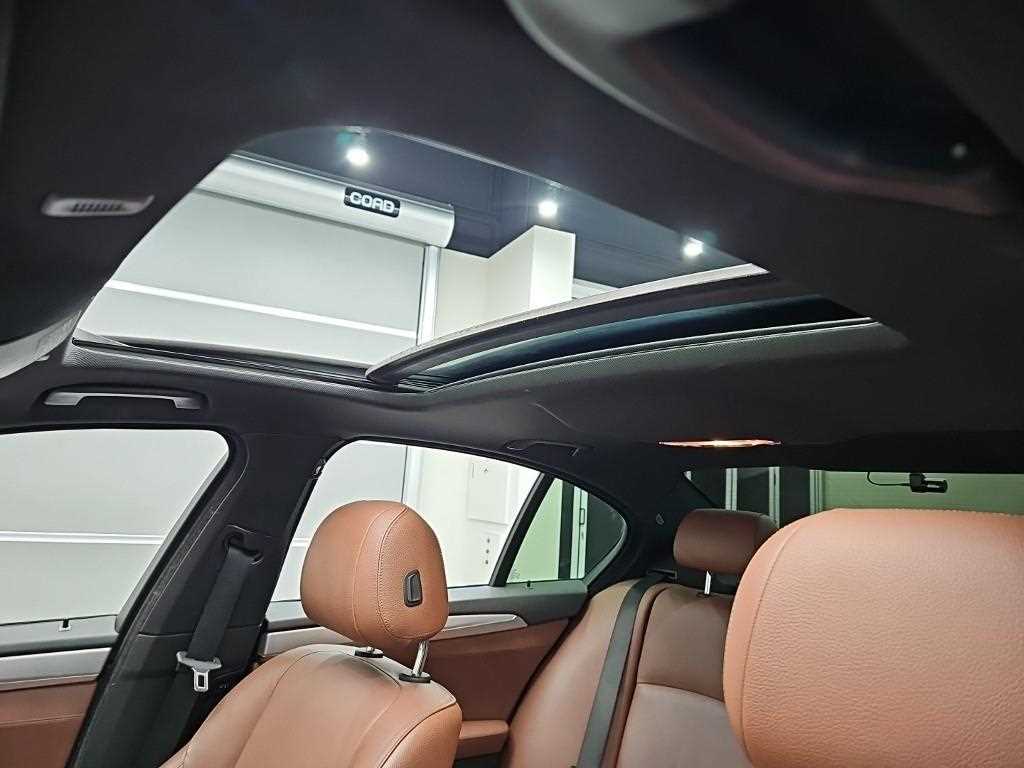BMW 5-Series — photo 14