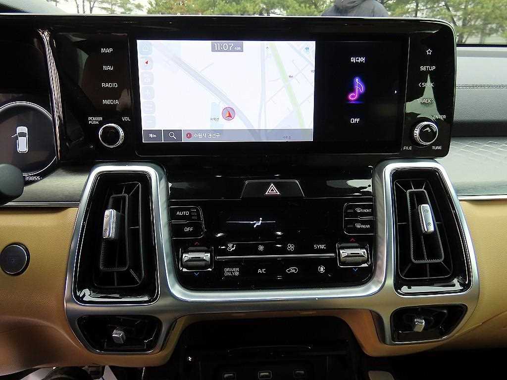 Kia Sorento — photo 13