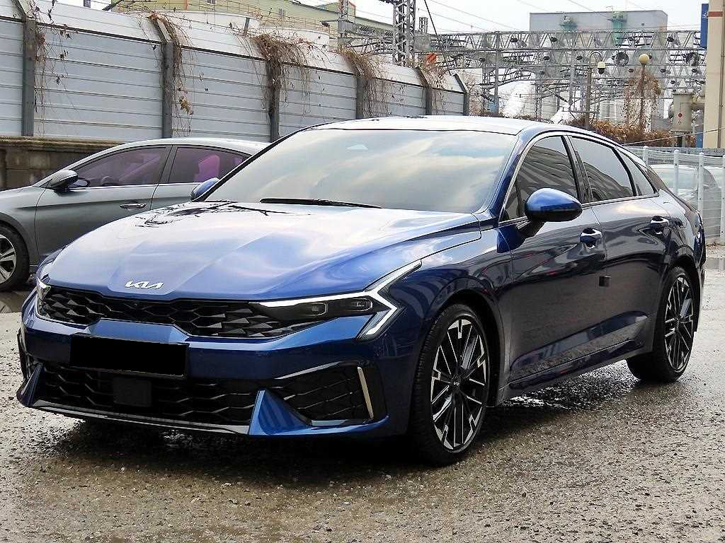 Kia K5 — photo 02