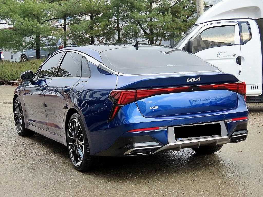 Kia K5 — photo 03