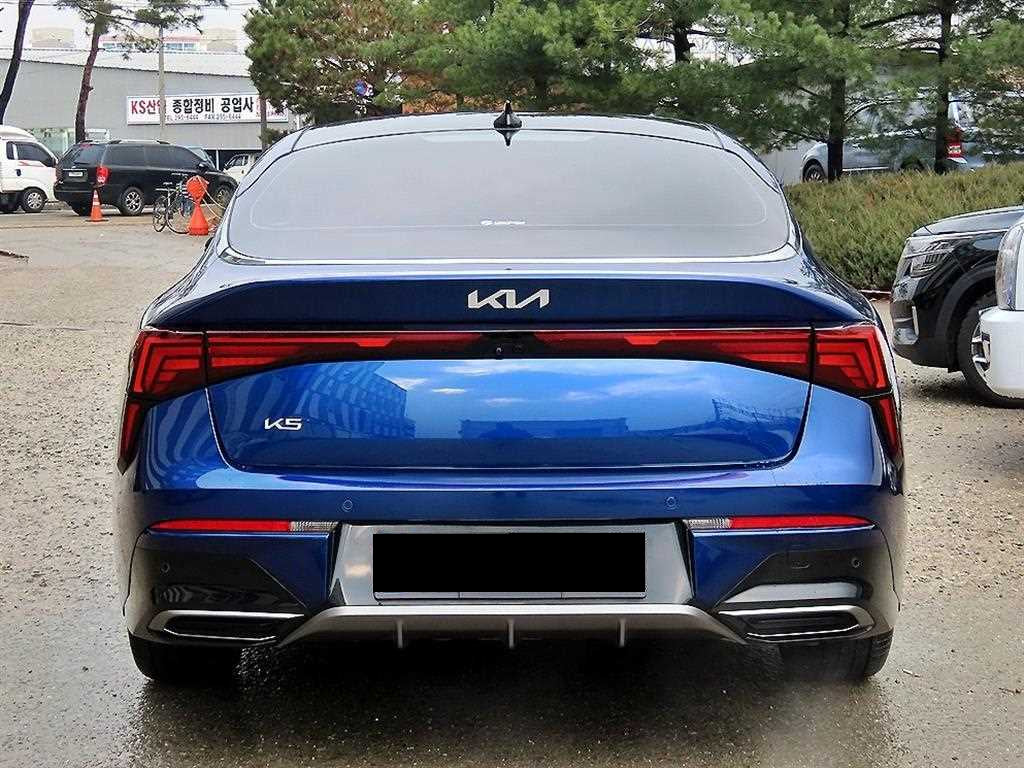 Kia K5 — photo 04
