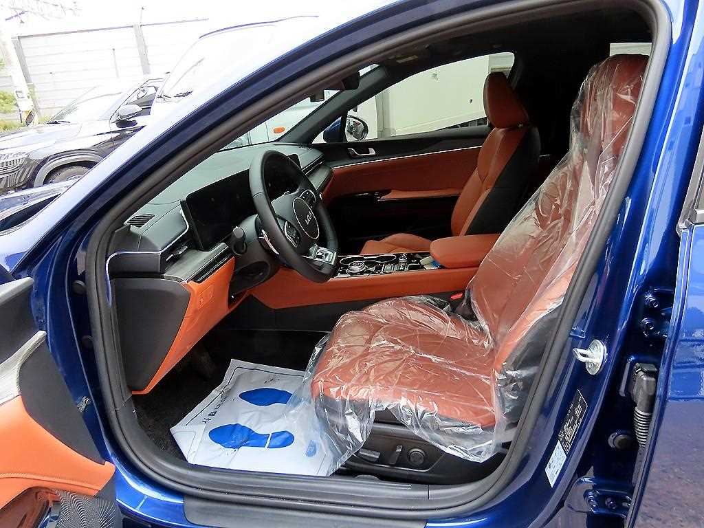 Kia K5 — photo 05