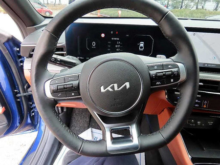Kia K5 — photo 08