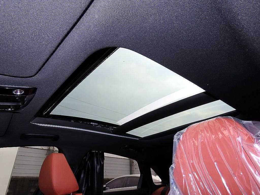 Kia K5 — photo 17