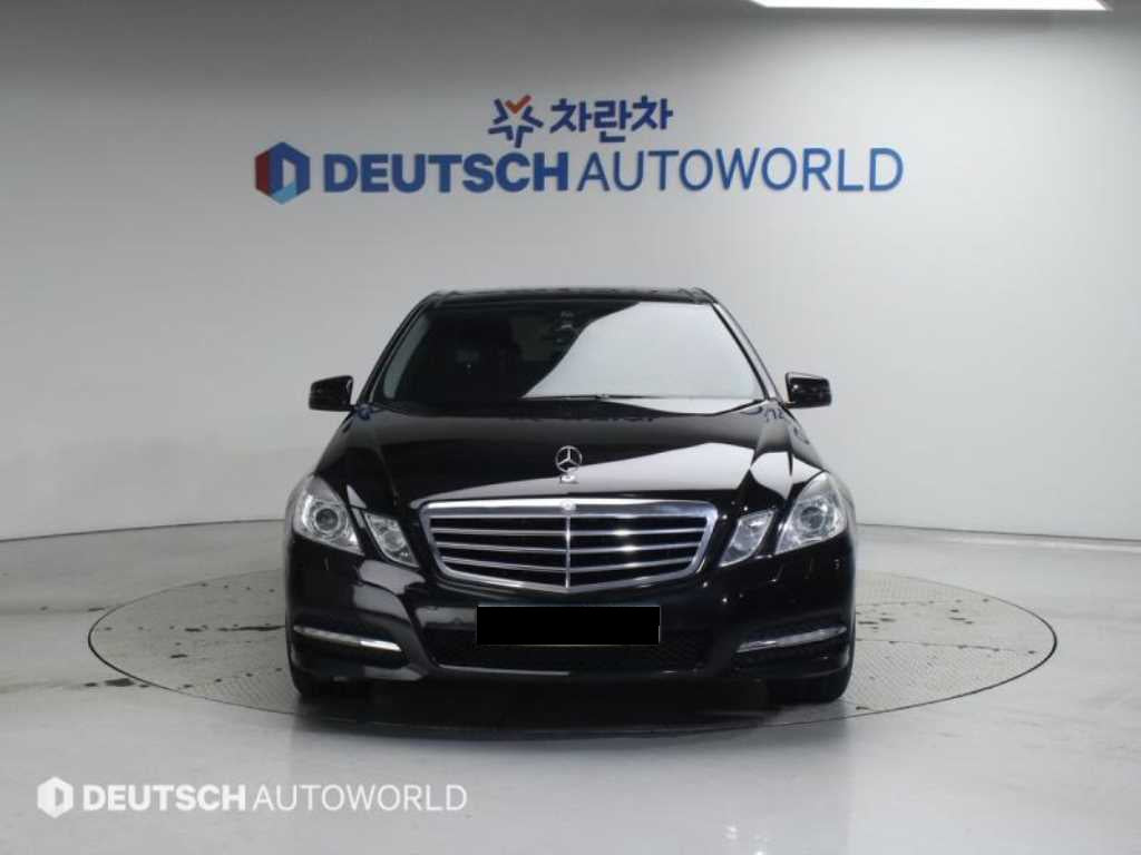 Mercedes-Benz E-Class — photo 03
