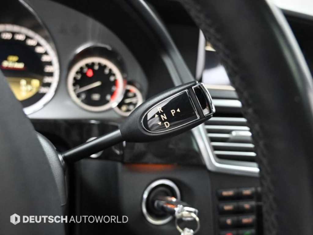 Mercedes-Benz E-Class — photo 09