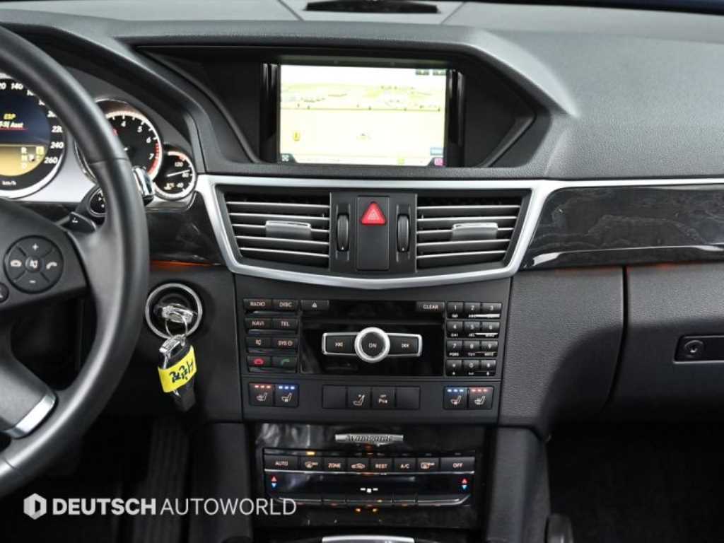 Mercedes-Benz E-Class — photo 14