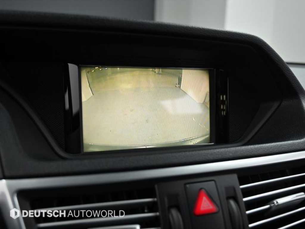 Mercedes-Benz E-Class — photo 15