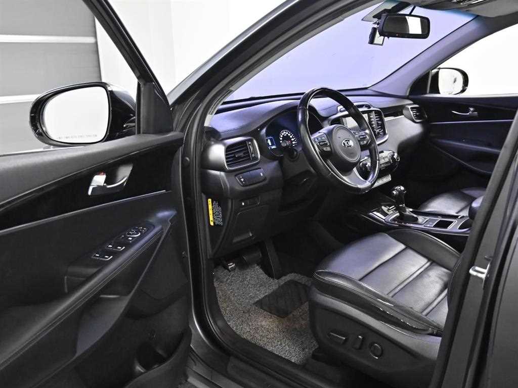 Kia Sorento — photo 11