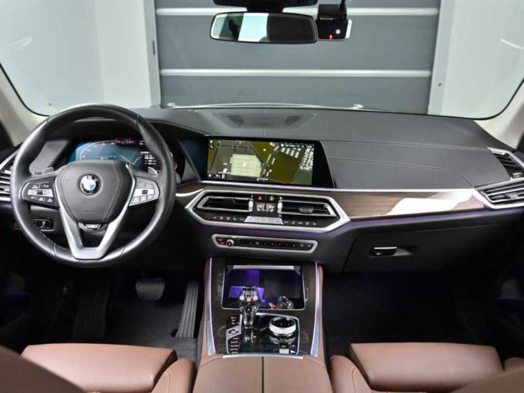 BMW X5 — photo 07