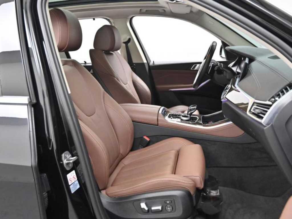 BMW X5 — photo 10