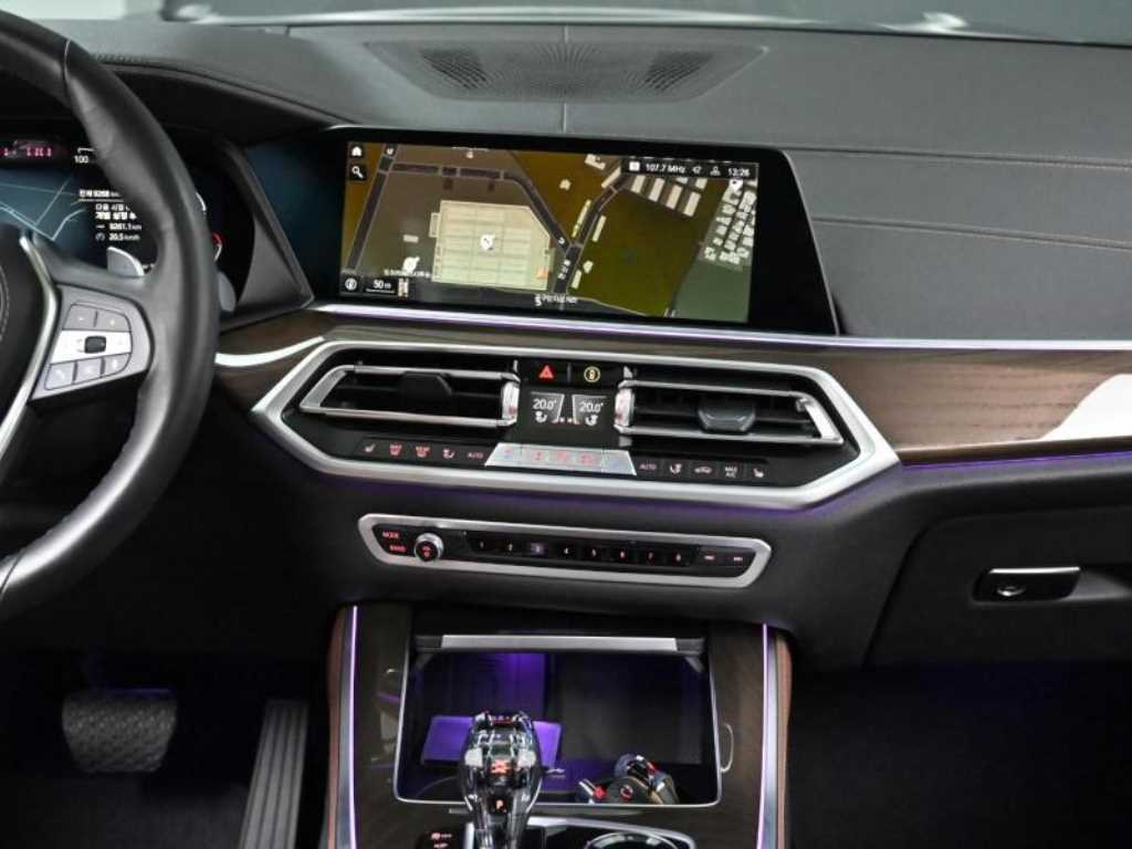 BMW X5 — photo 14