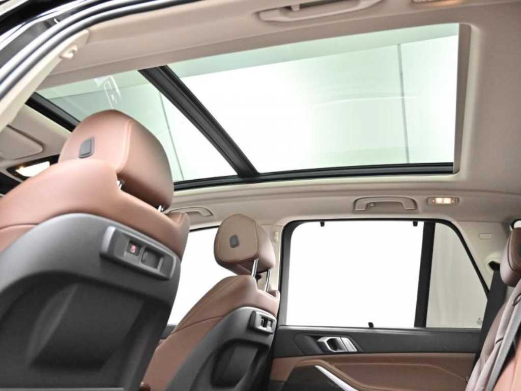 BMW X5 — photo 19