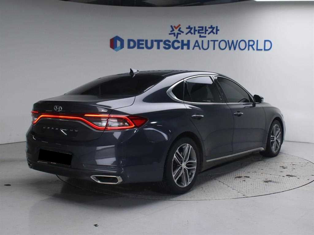 Hyundai Grandeur — photo 02