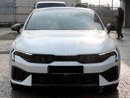 Kia K5 — photo 01